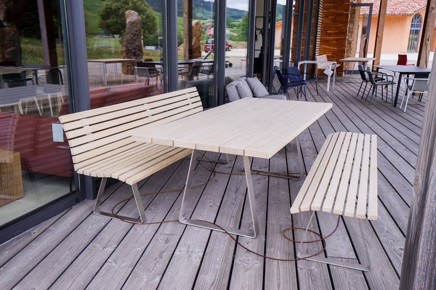 Gartentisch und Bank Gustav aus Accoya mit Edelstahlgestellen