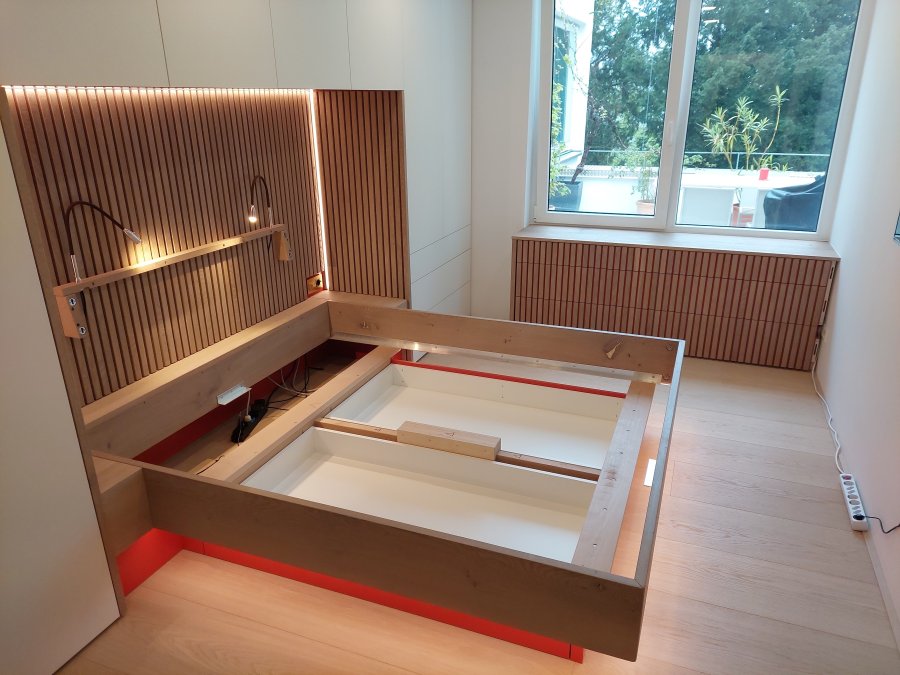 Gästezimmer in Freiburg Bett und Einbauschrank
