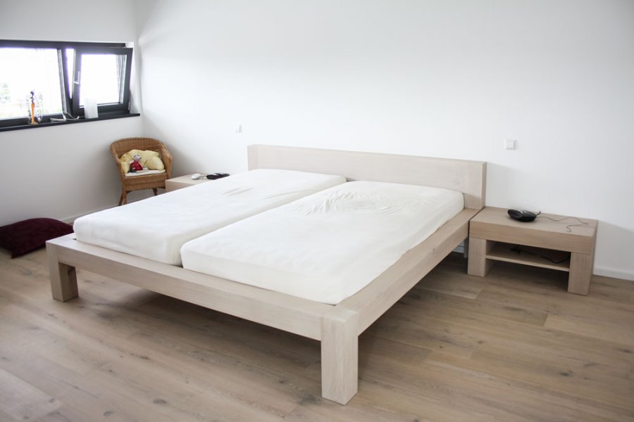 Bett auf Modell auf Kundenwunsch aus Eiche