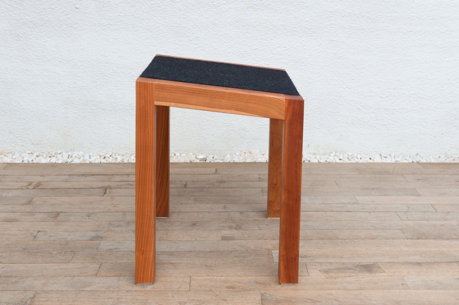 Ergonomischer Hocker Modell Cyriak von Jonny B.